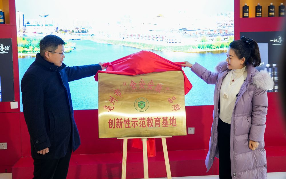 1713317656255866.jpg 0ef4b2b2345a4be648265223bb6953a.jpg